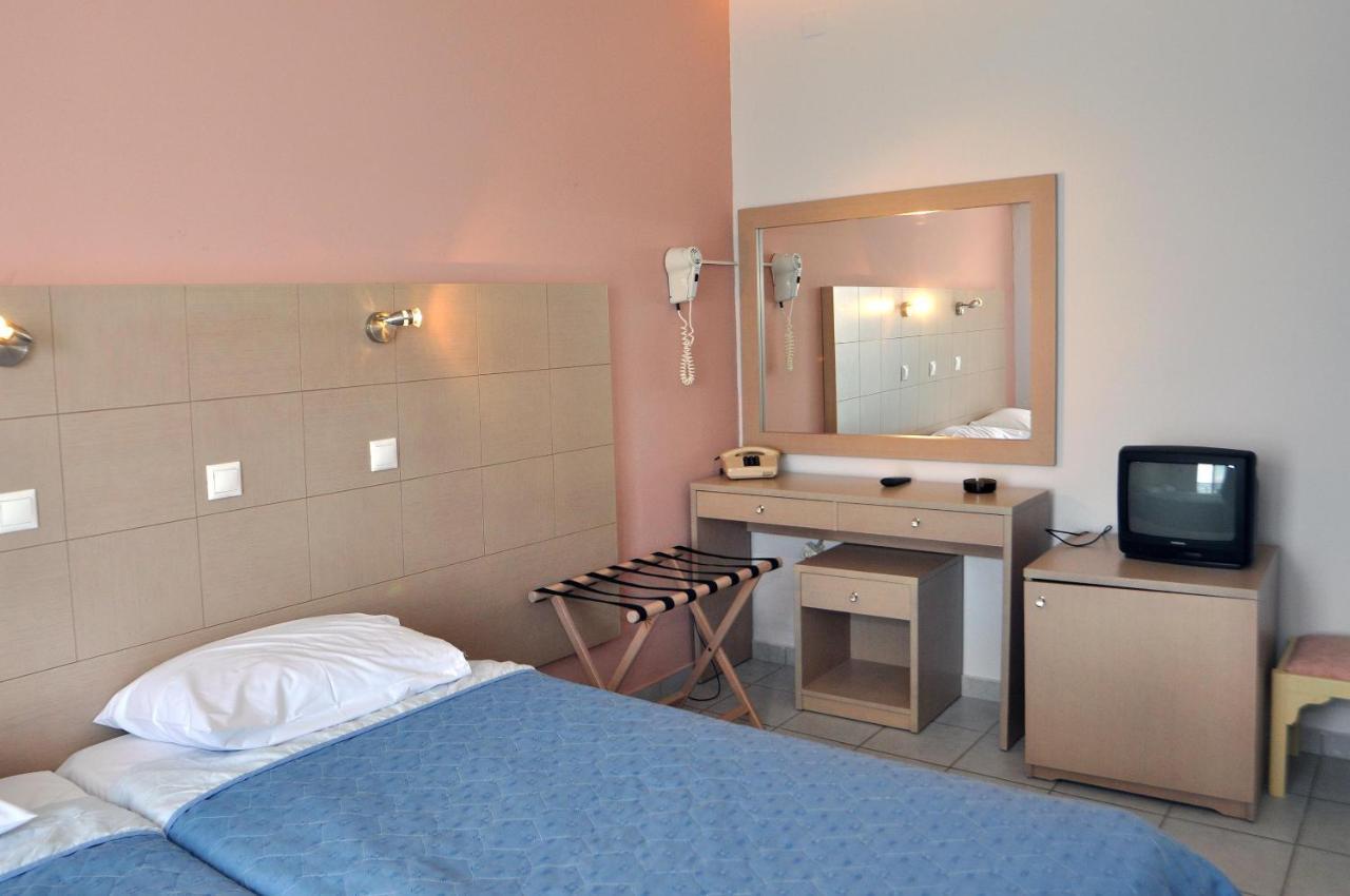 Hotel Aris Толо Екстер'єр фото
