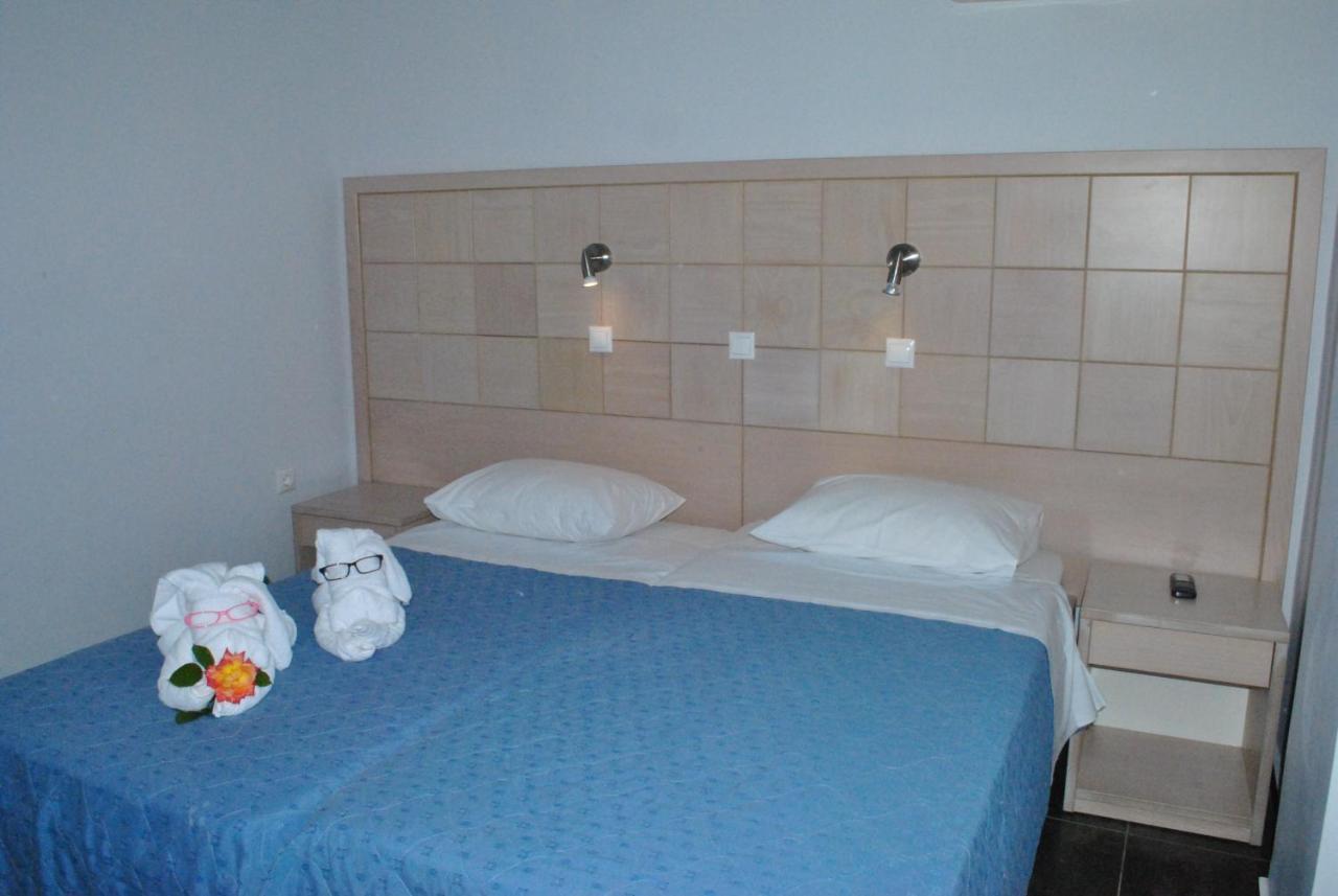 Hotel Aris Толо Екстер'єр фото