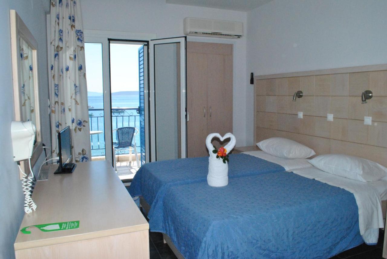 Hotel Aris Толо Екстер'єр фото